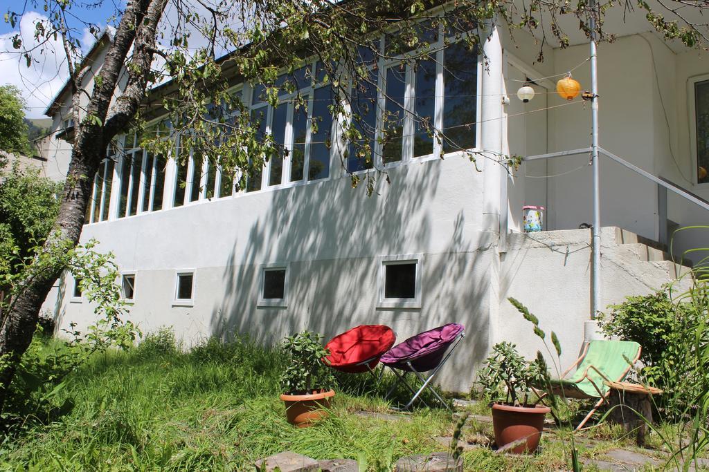 Villa Gabliani Mestia Esterno foto