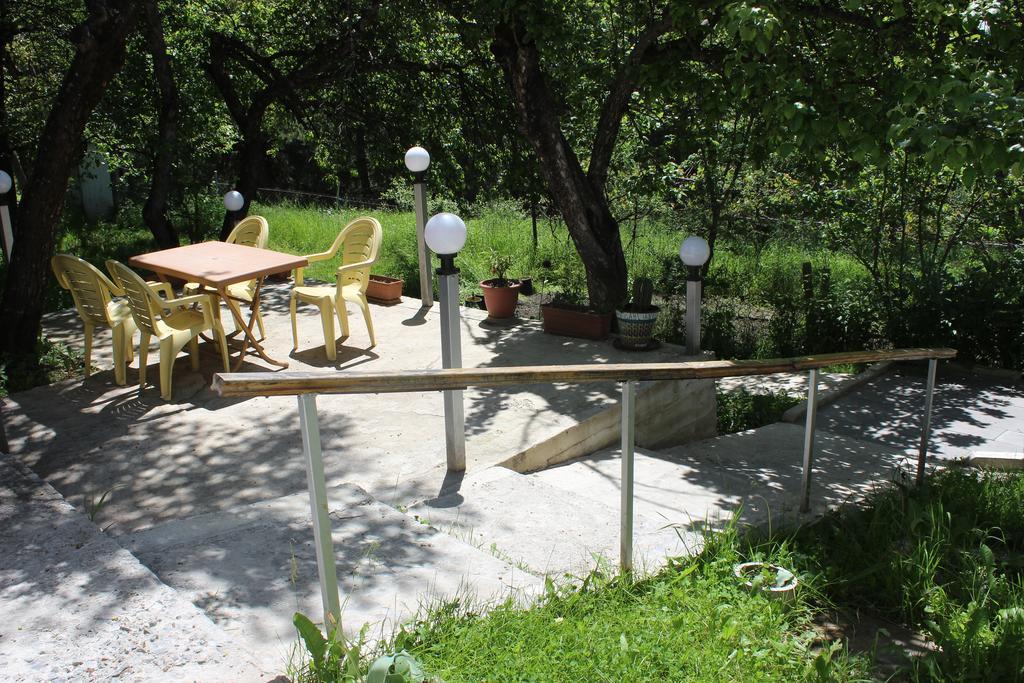 Villa Gabliani Mestia Esterno foto